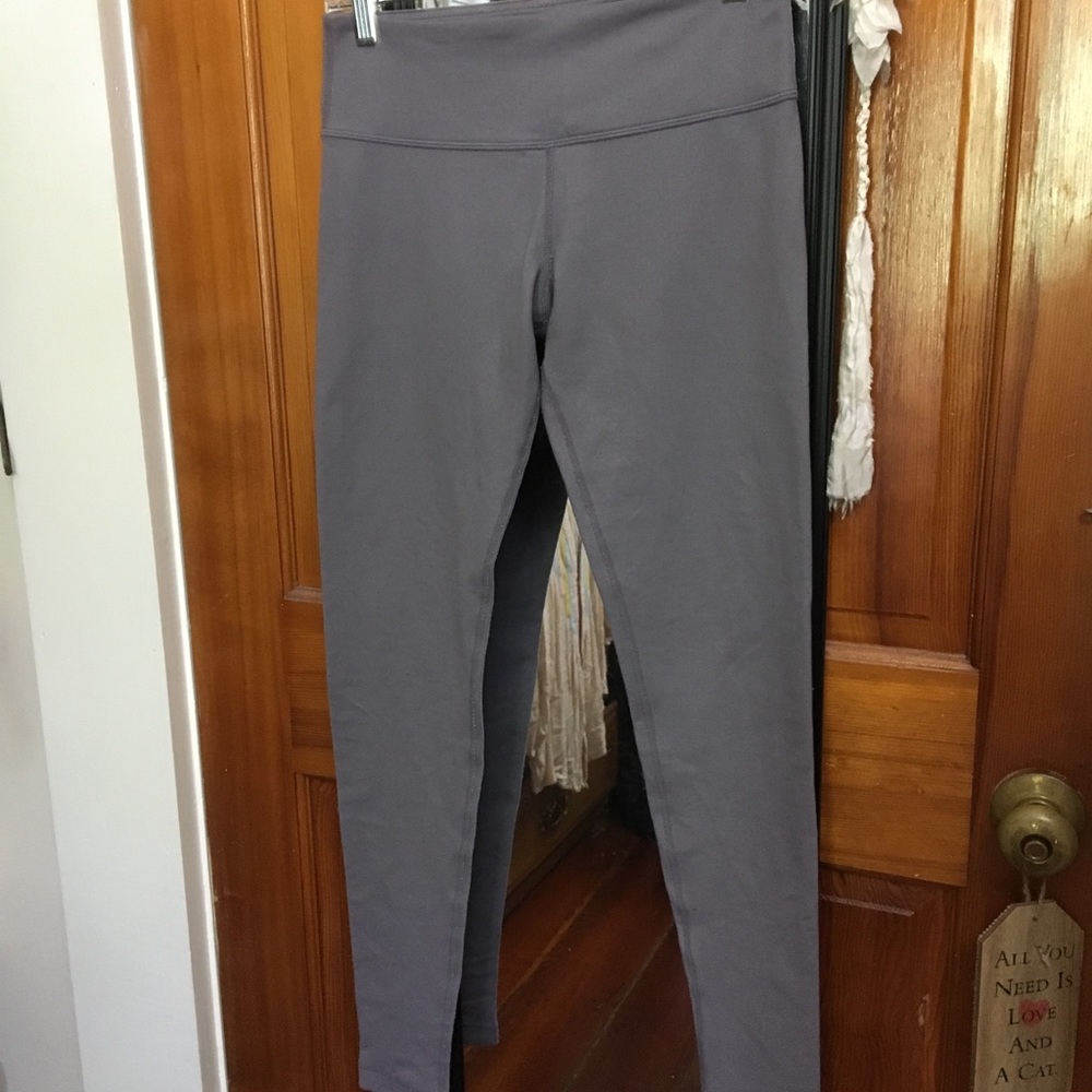 Lululemon leggings in the BEST color